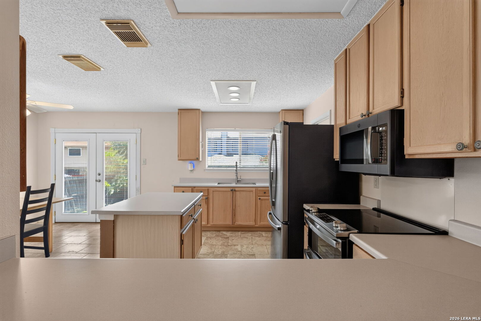 8210 Manderly Pl