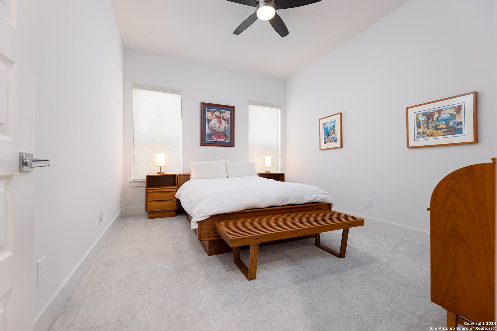27 MARIPOSA PKWY E
