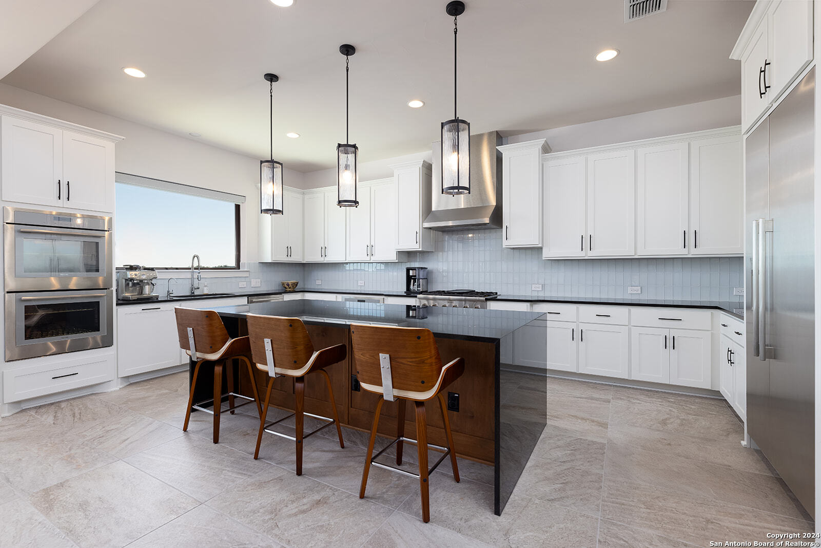 27 MARIPOSA PKWY E