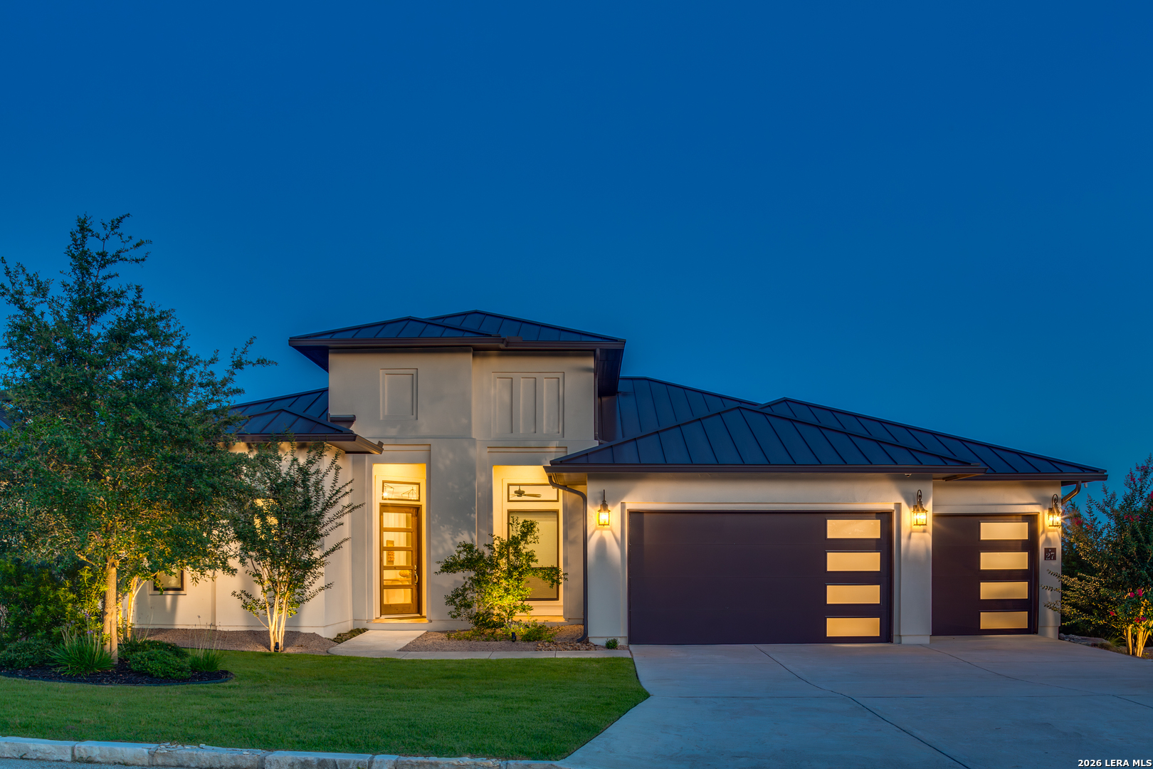 27 MARIPOSA PKWY E