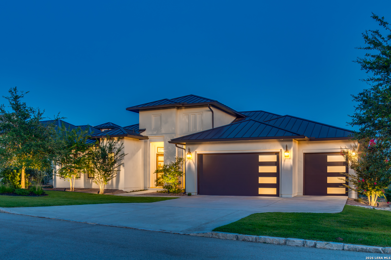 27 MARIPOSA PKWY E
