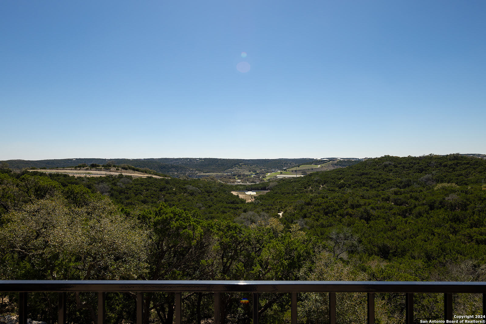 27 MARIPOSA PKWY E
