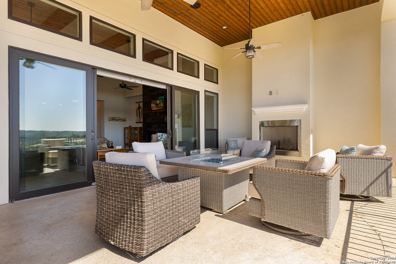 27 MARIPOSA PKWY E