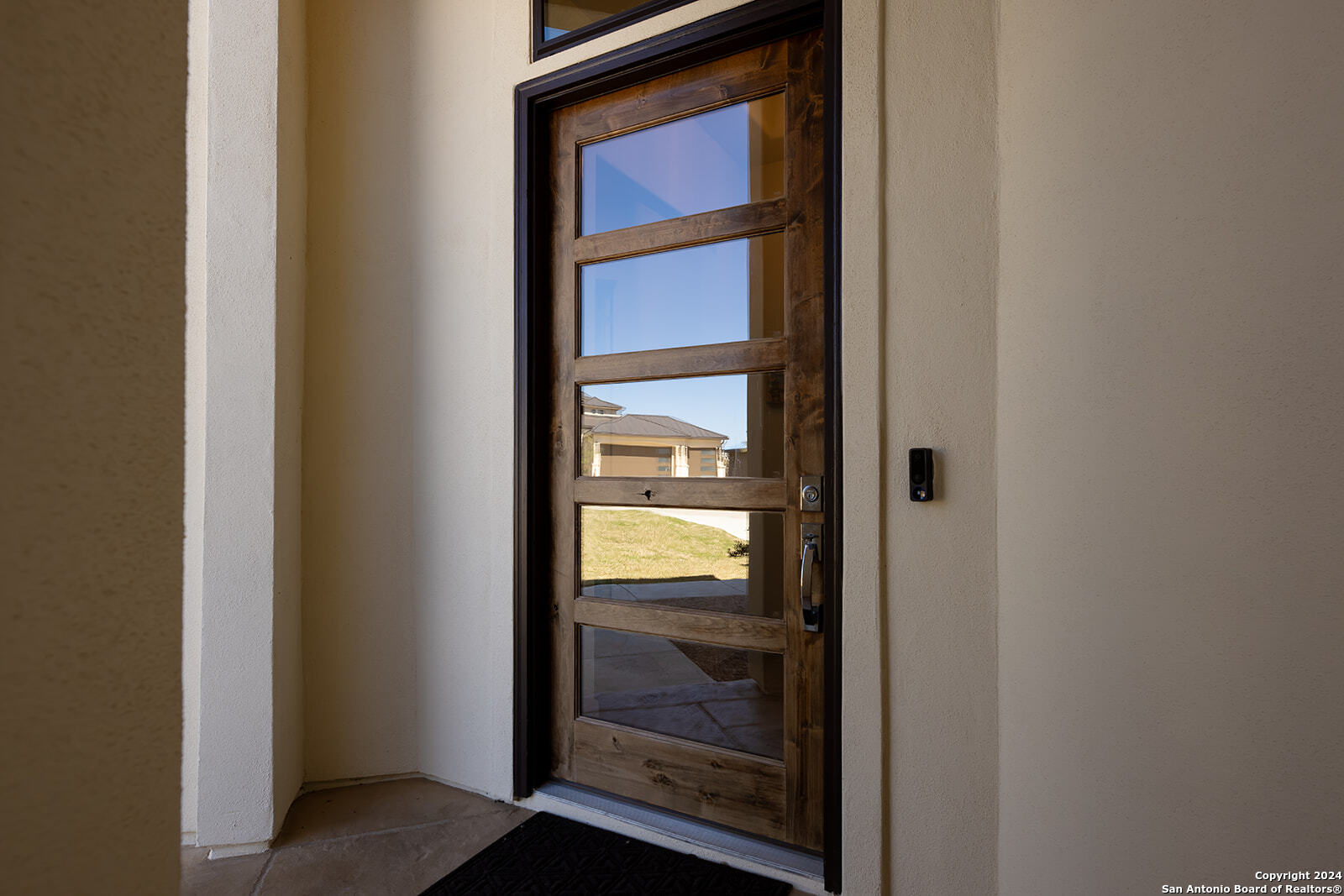 27 MARIPOSA PKWY E