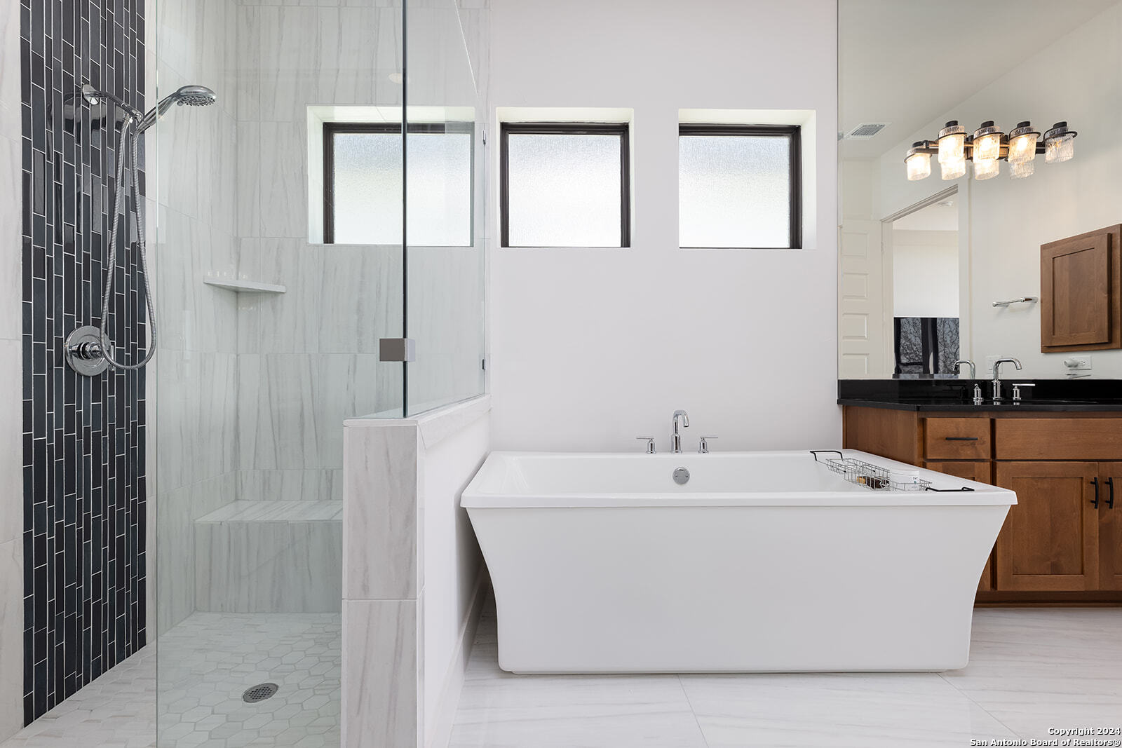 27 MARIPOSA PKWY E