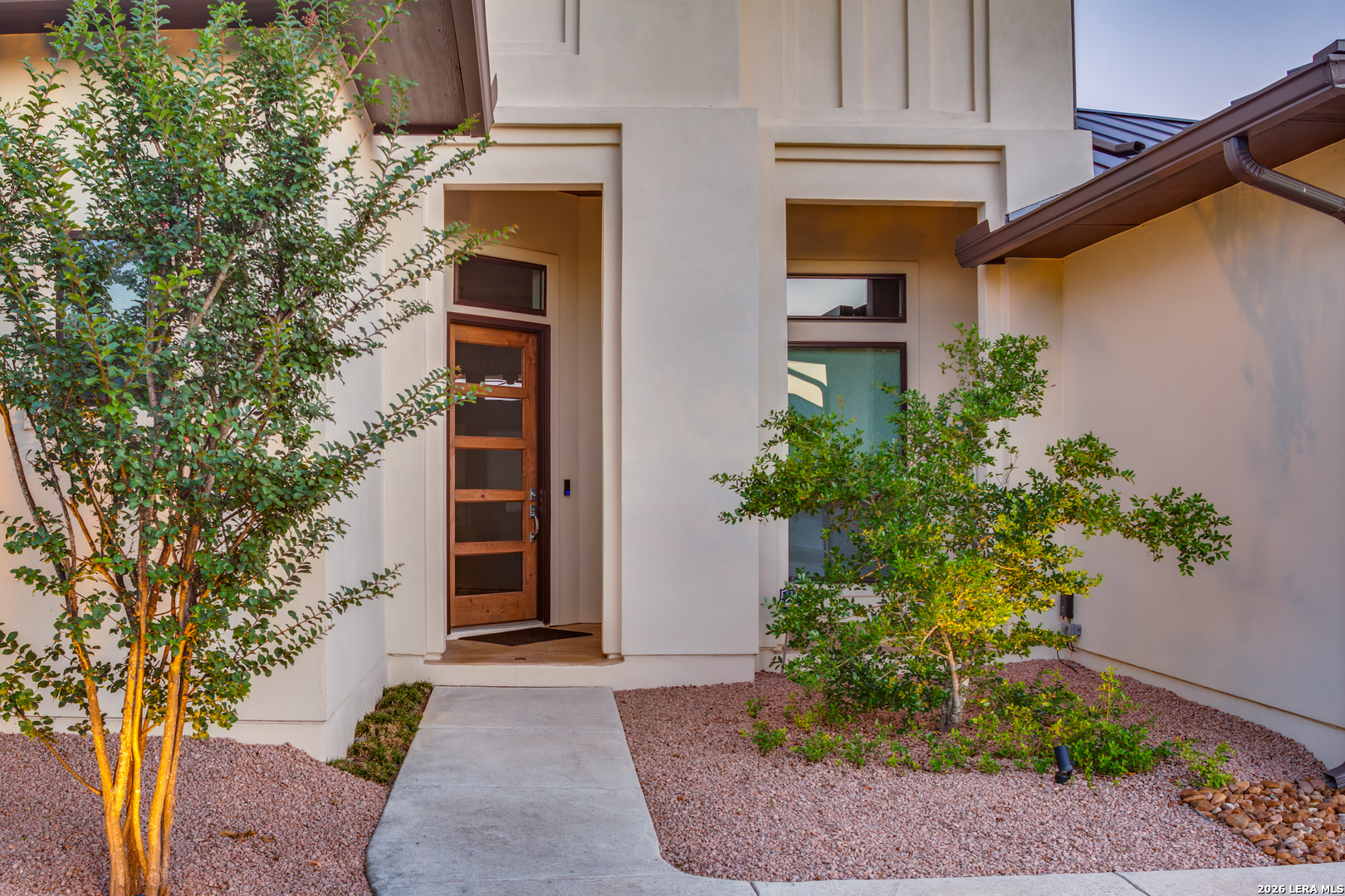 27 MARIPOSA PKWY E