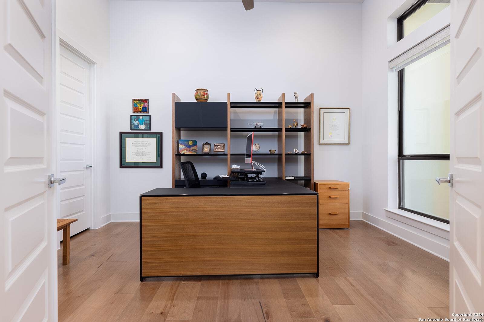 27 MARIPOSA PKWY E