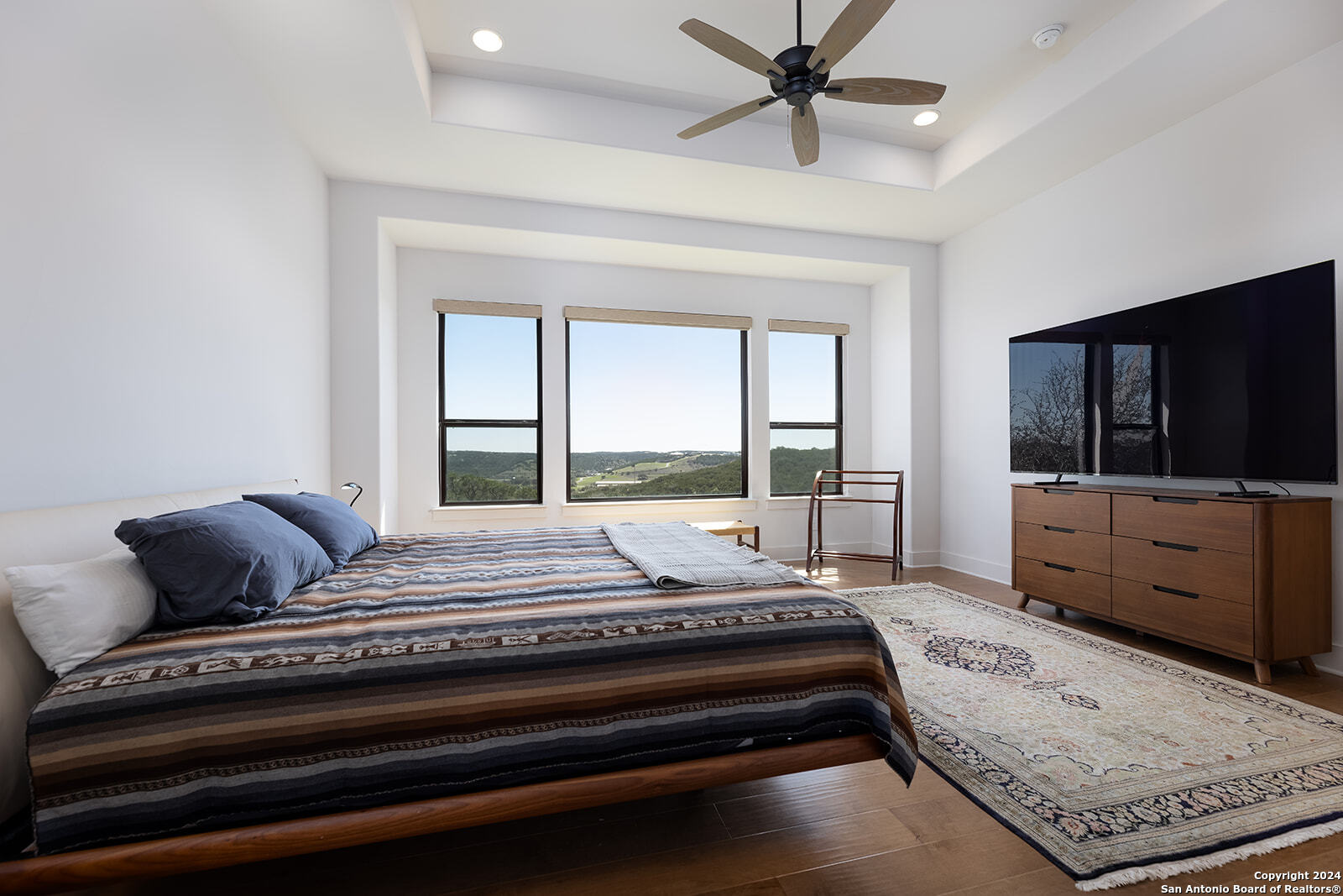 27 MARIPOSA PKWY E