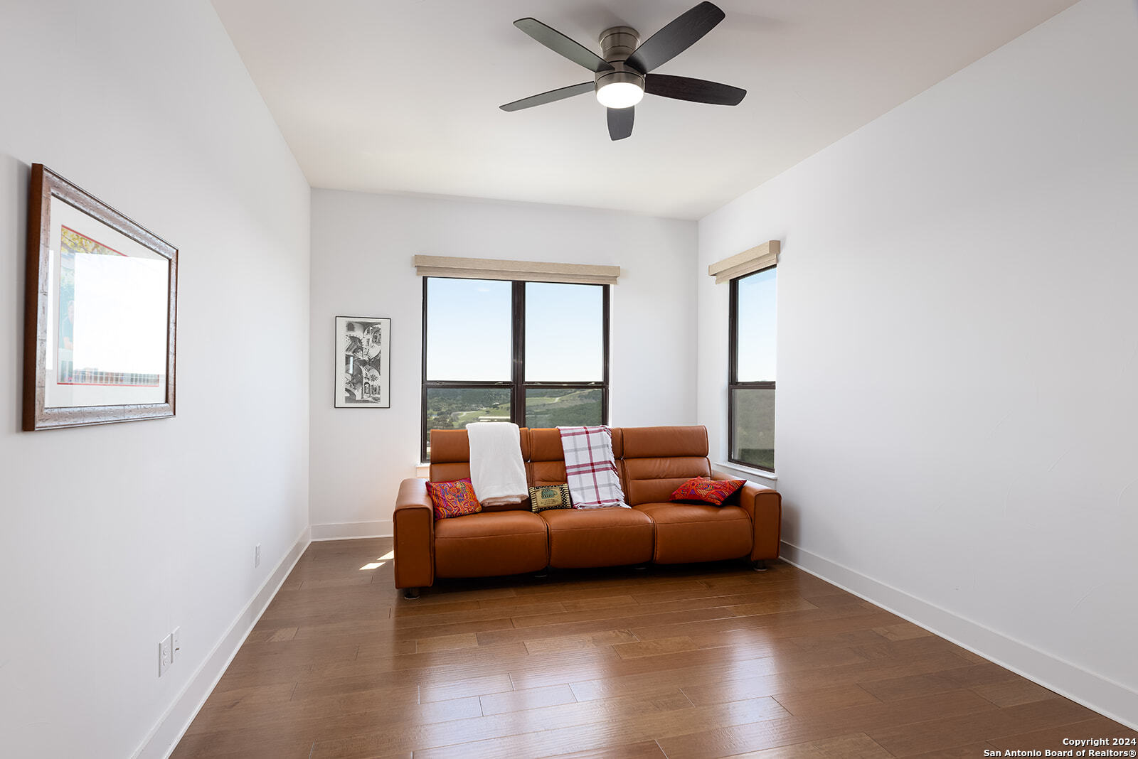 27 MARIPOSA PKWY E