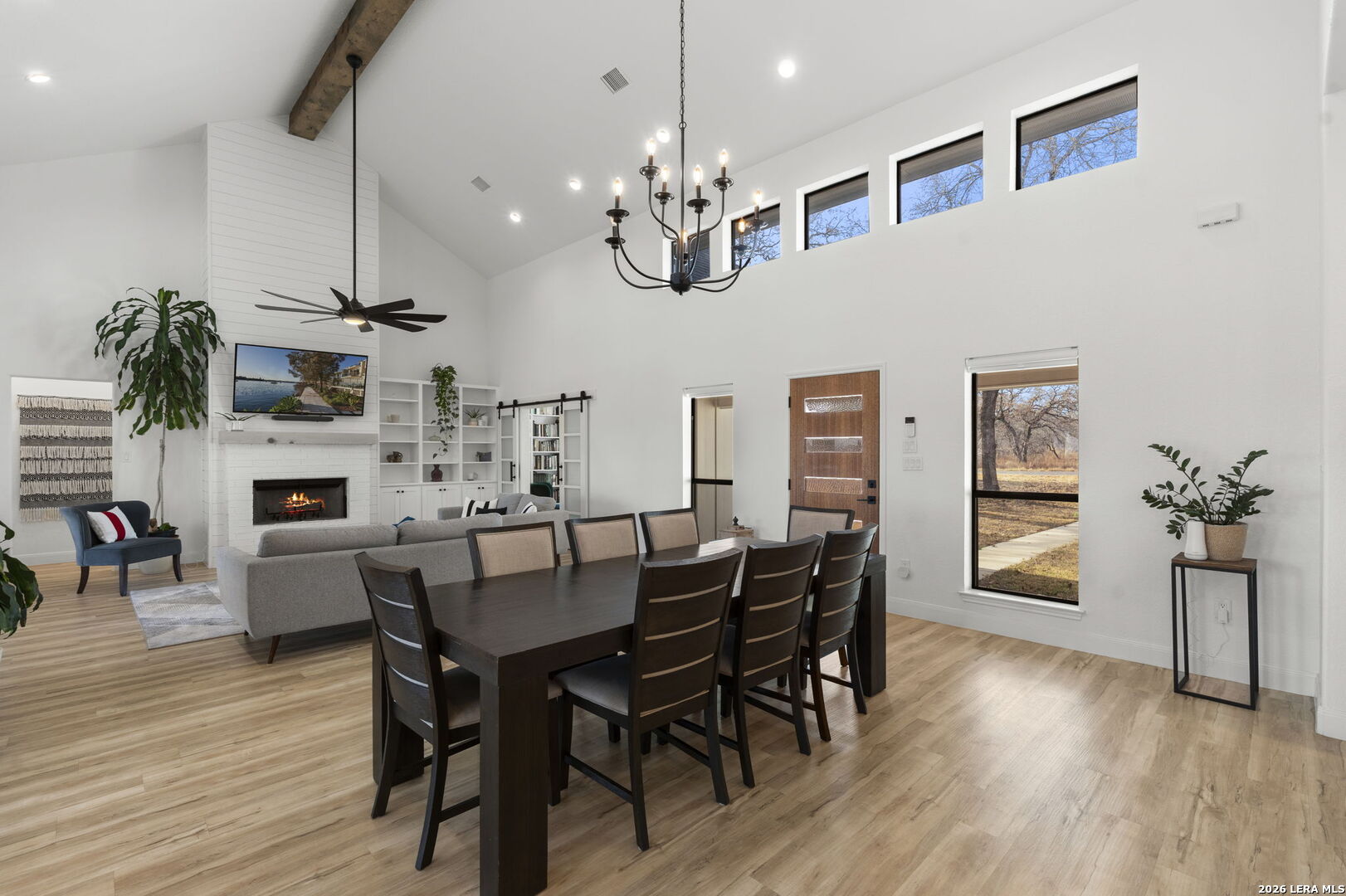 200 OAK FIELDS DR