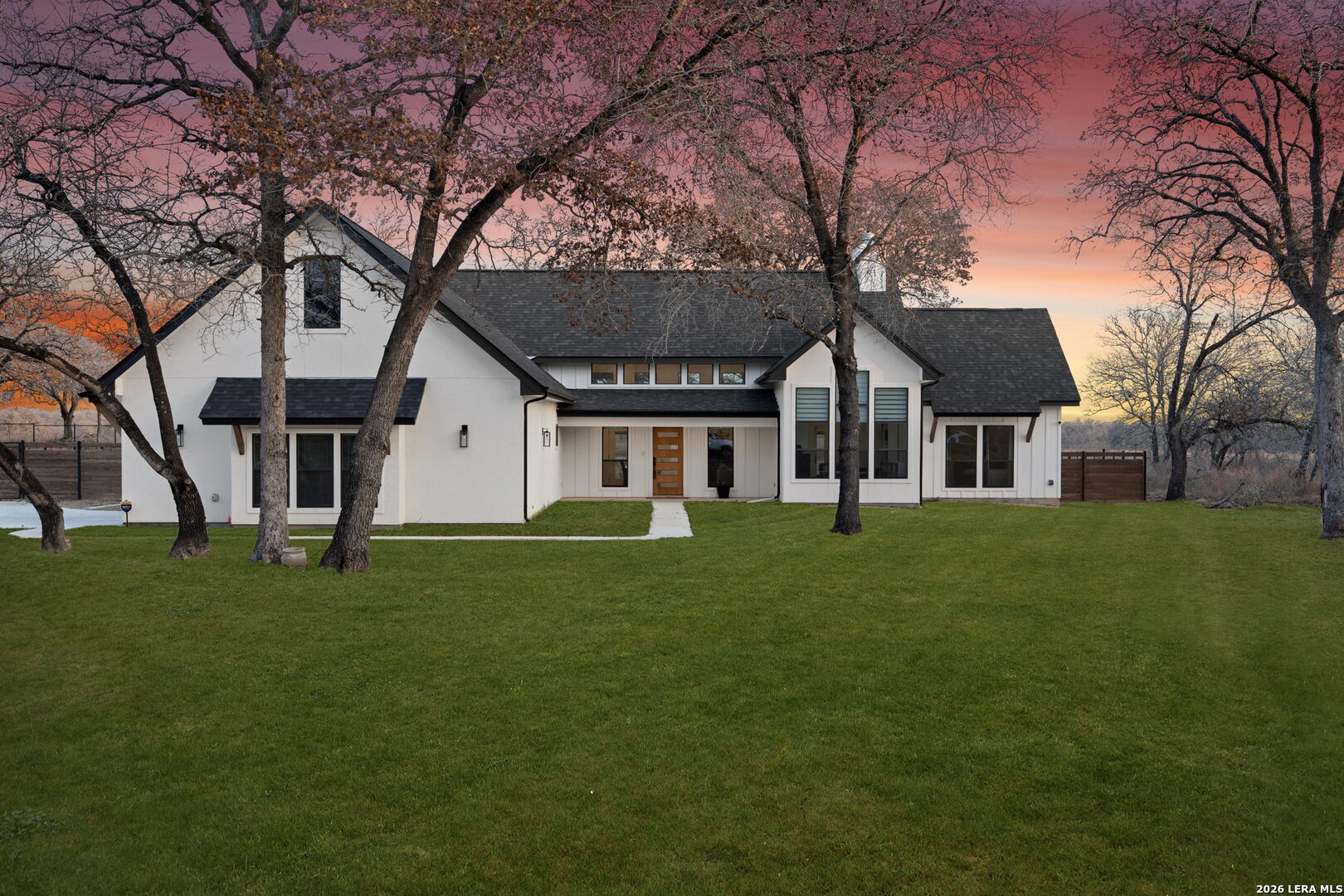 200 OAK FIELDS DR