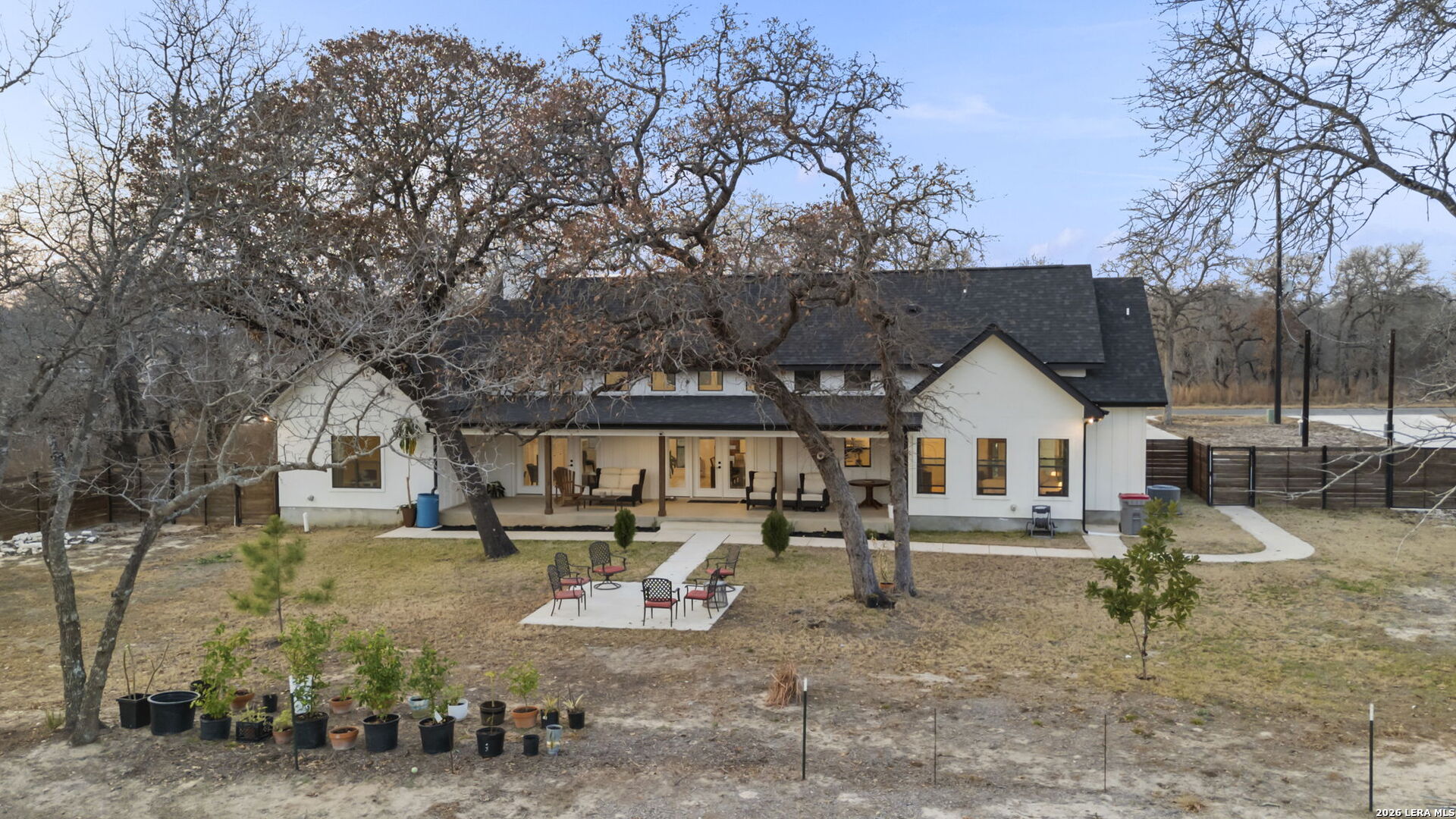 200 OAK FIELDS DR