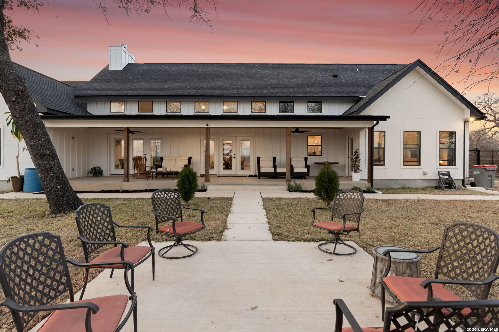 200 OAK FIELDS DR