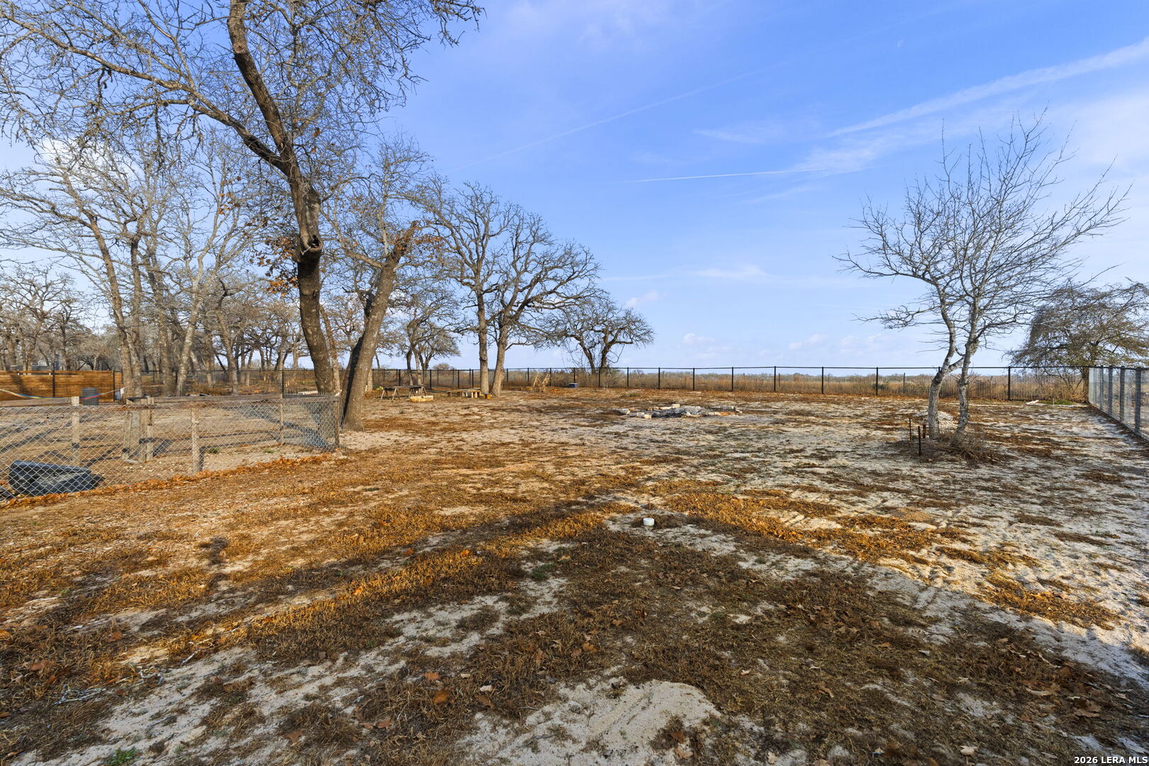 200 OAK FIELDS DR