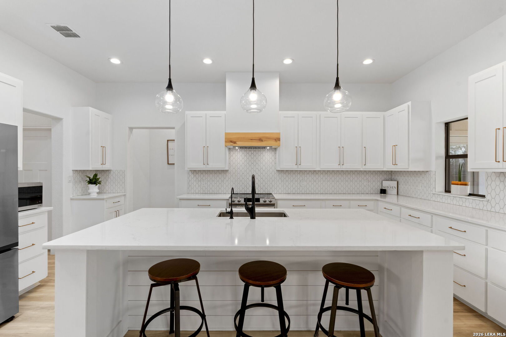 200 OAK FIELDS DR