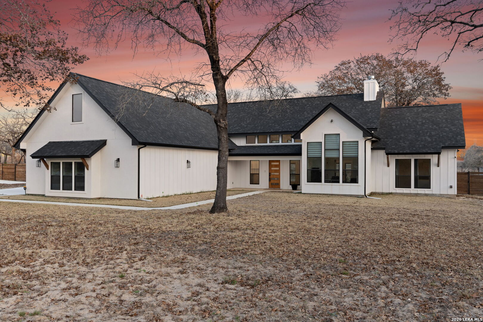 200 OAK FIELDS DR
