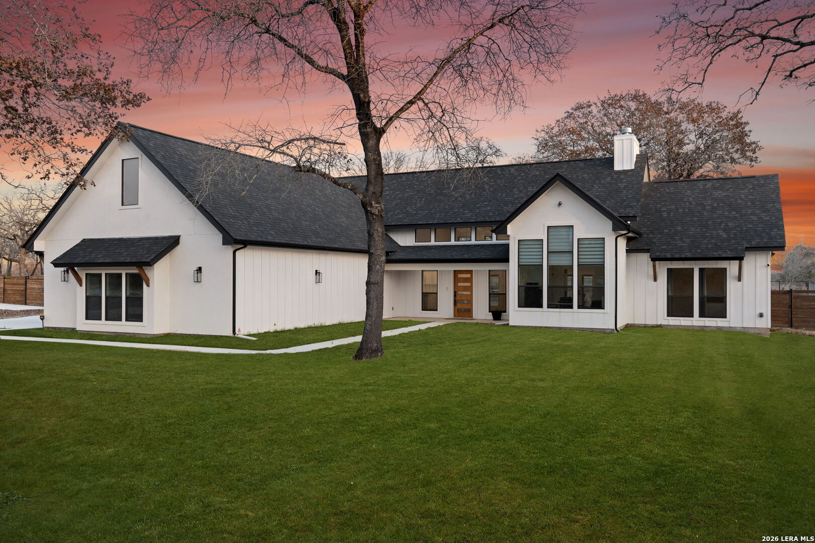 200 OAK FIELDS DR