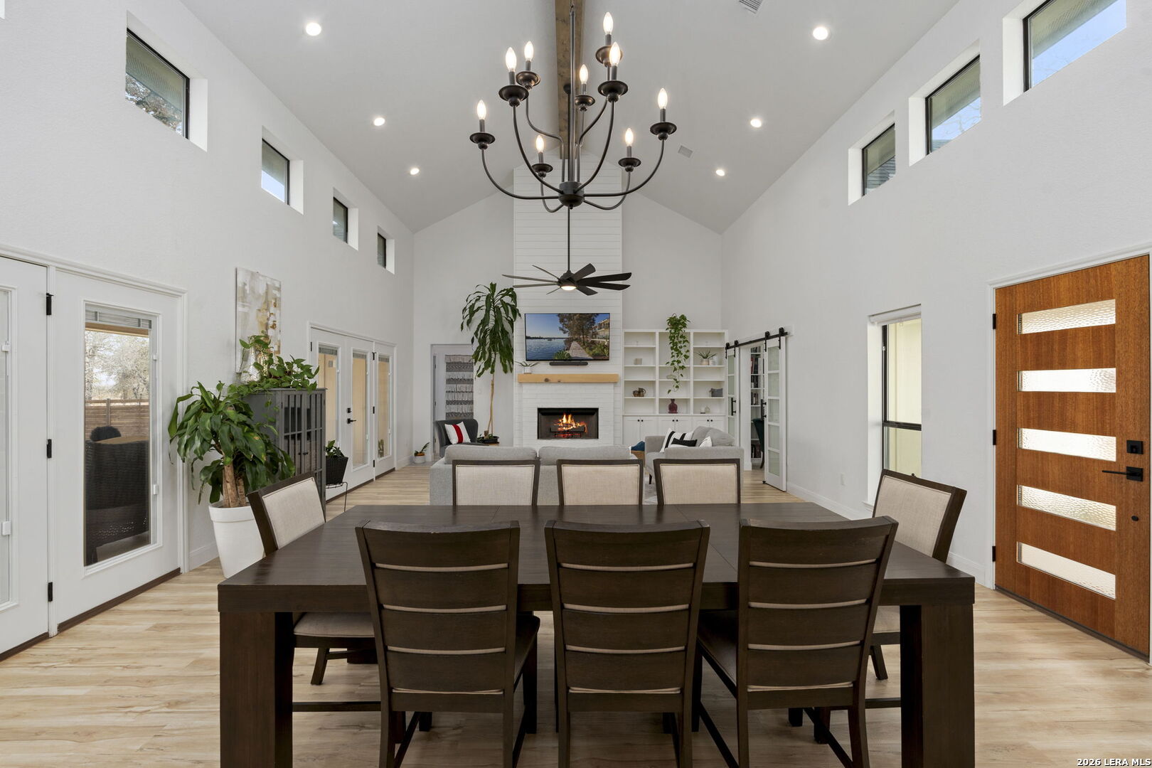 200 OAK FIELDS DR