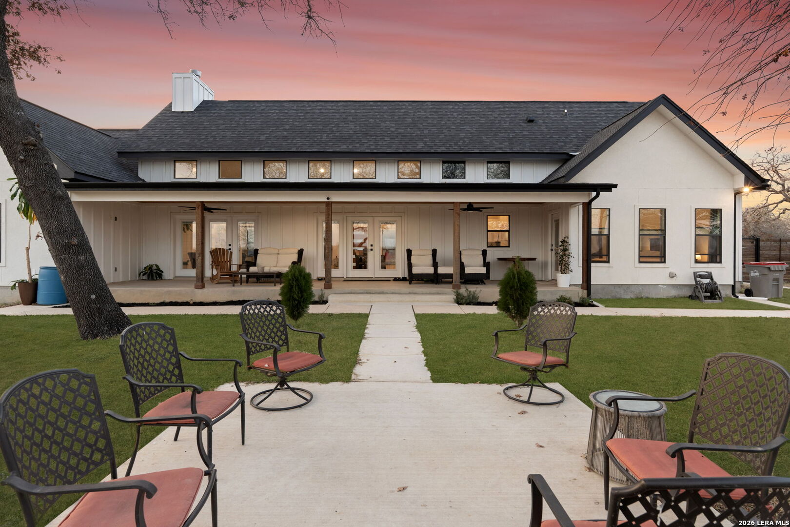 200 OAK FIELDS DR