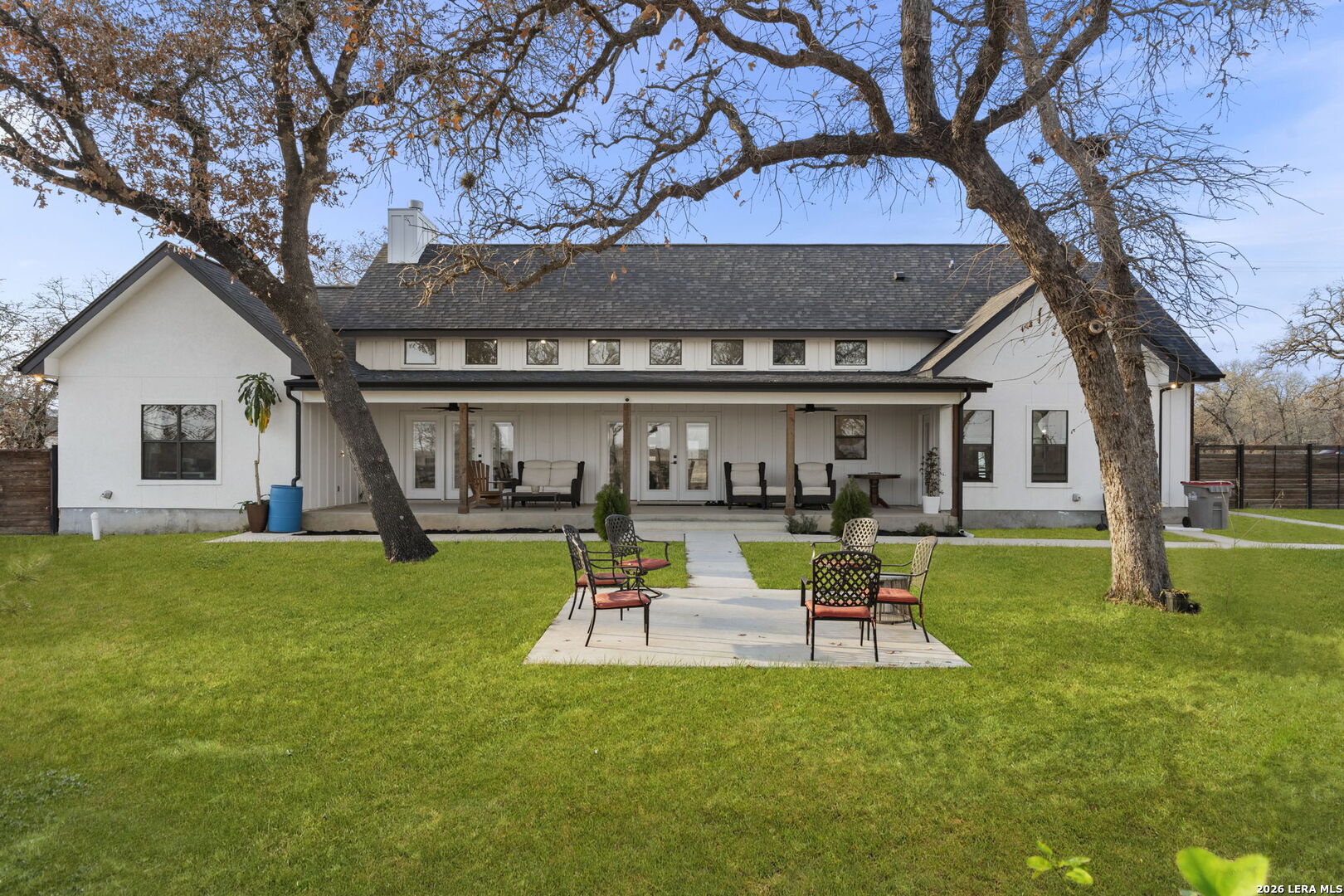 200 OAK FIELDS DR