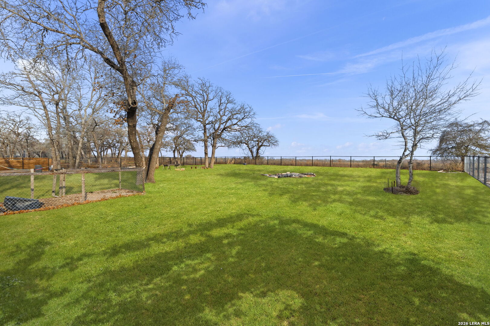 200 OAK FIELDS DR