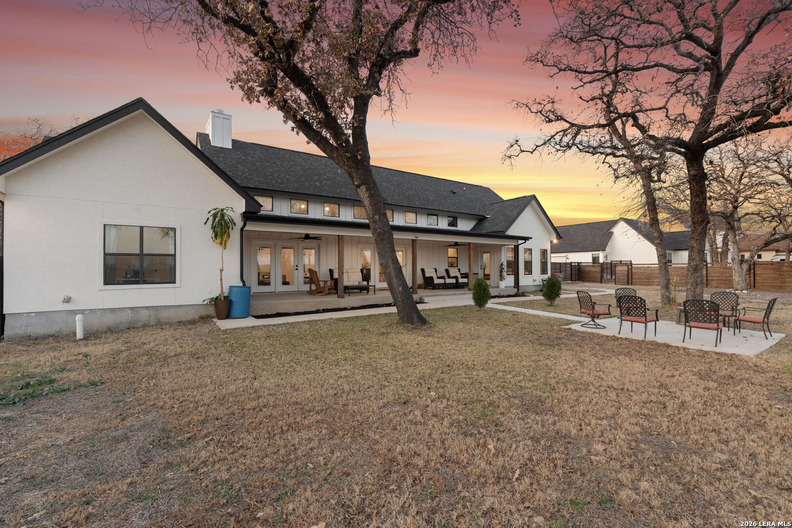 200 OAK FIELDS DR