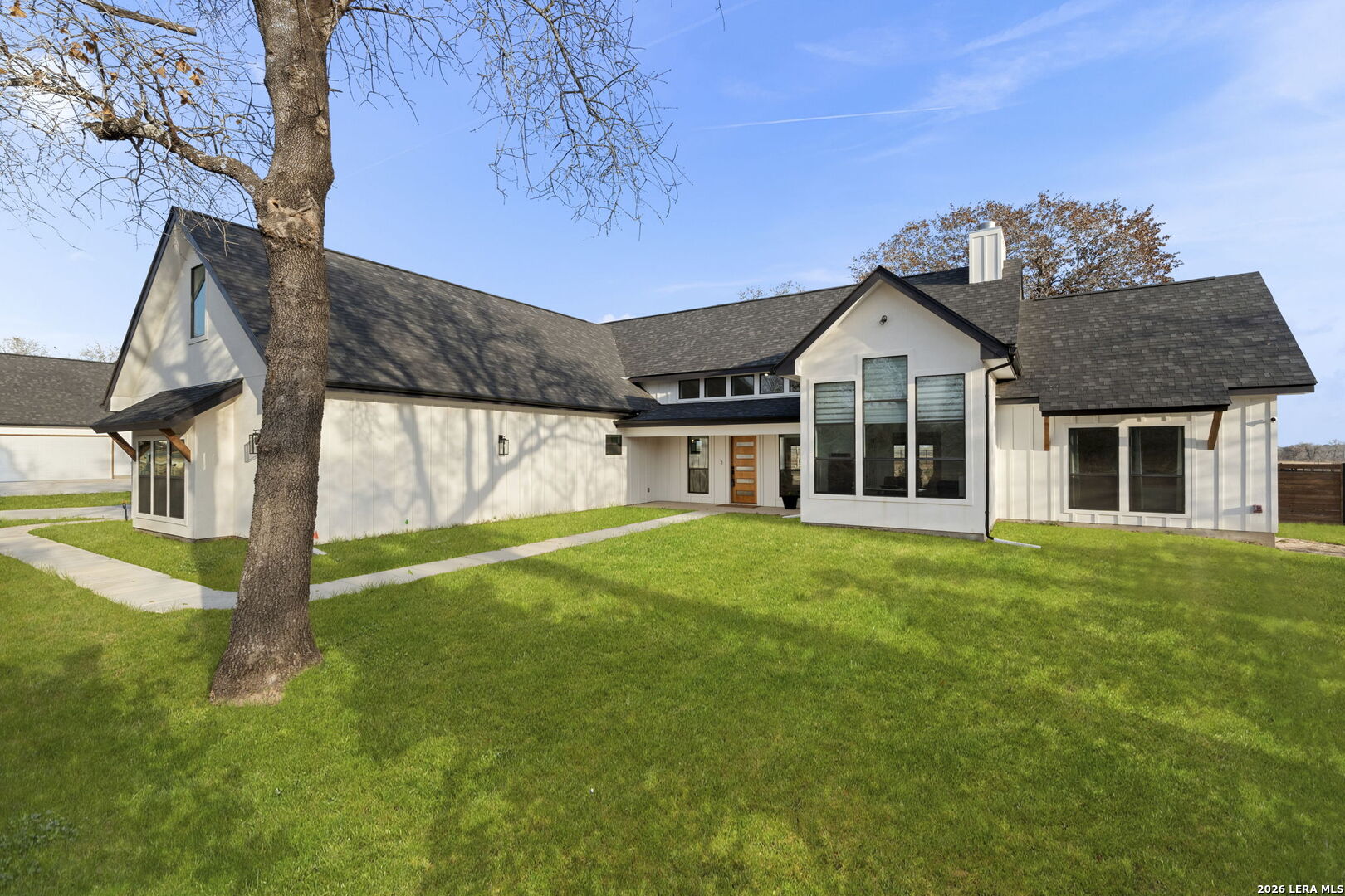 200 OAK FIELDS DR