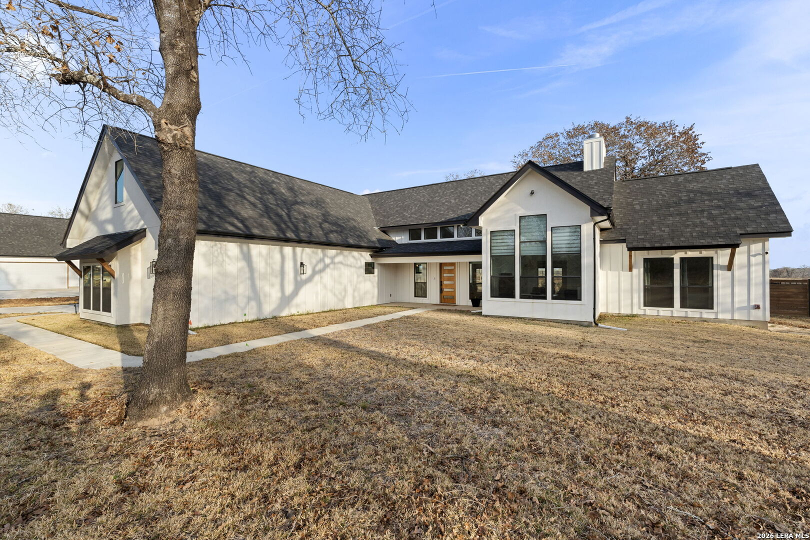 200 OAK FIELDS DR