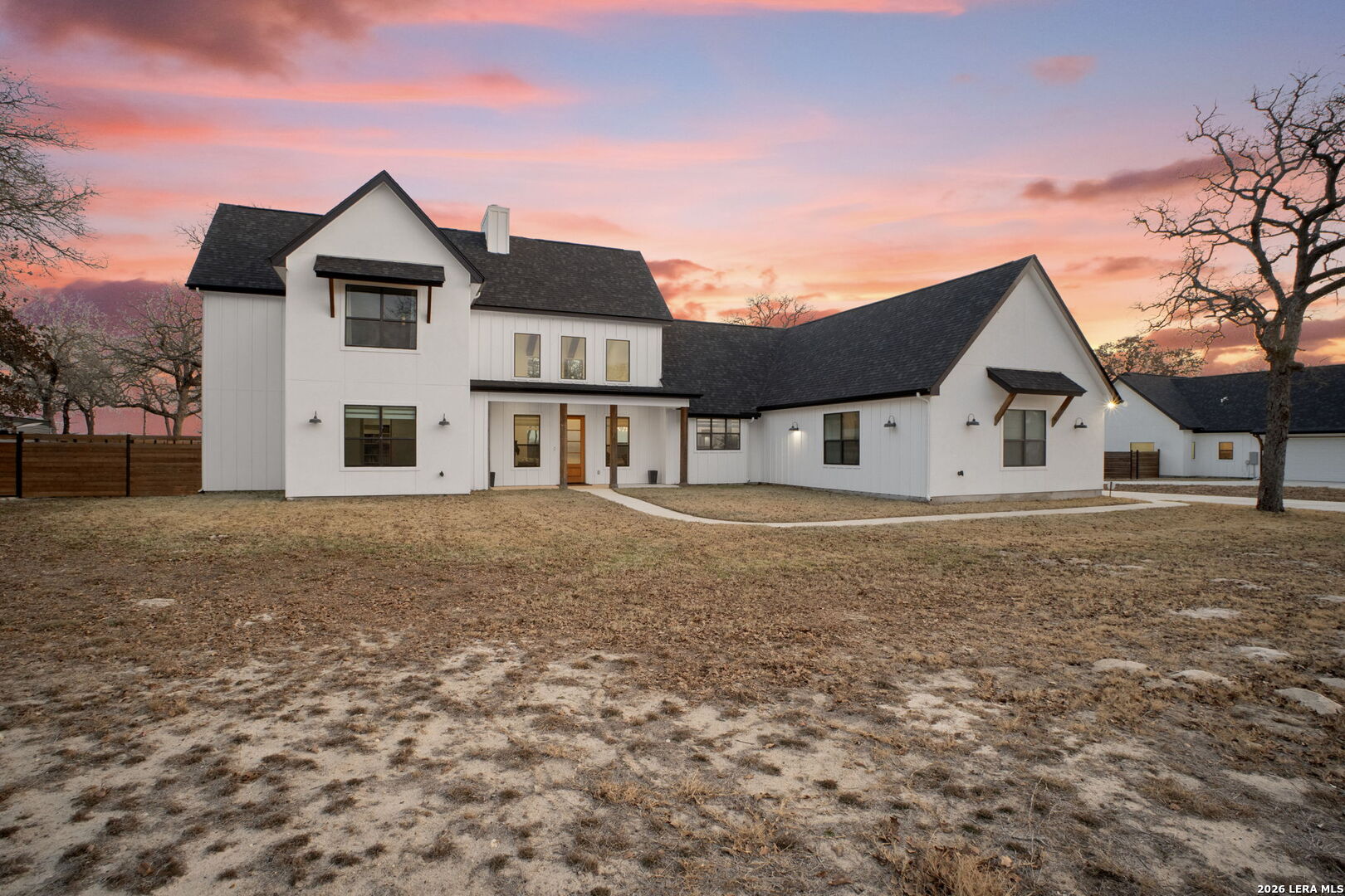 204 OAK FIELDS DR