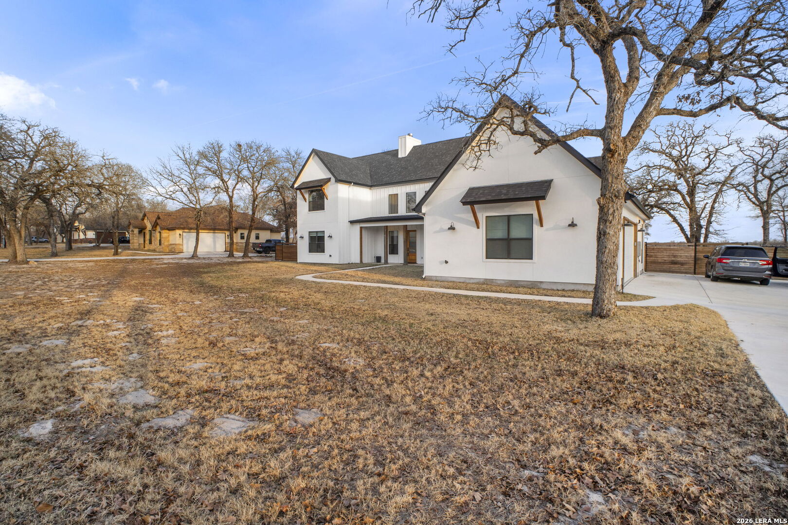 204 OAK FIELDS DR