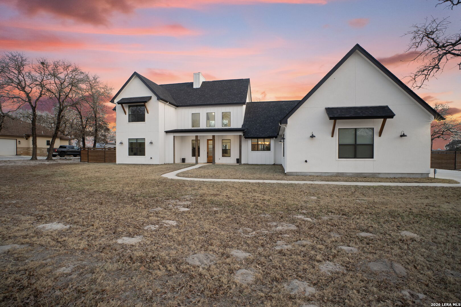 204 OAK FIELDS DR