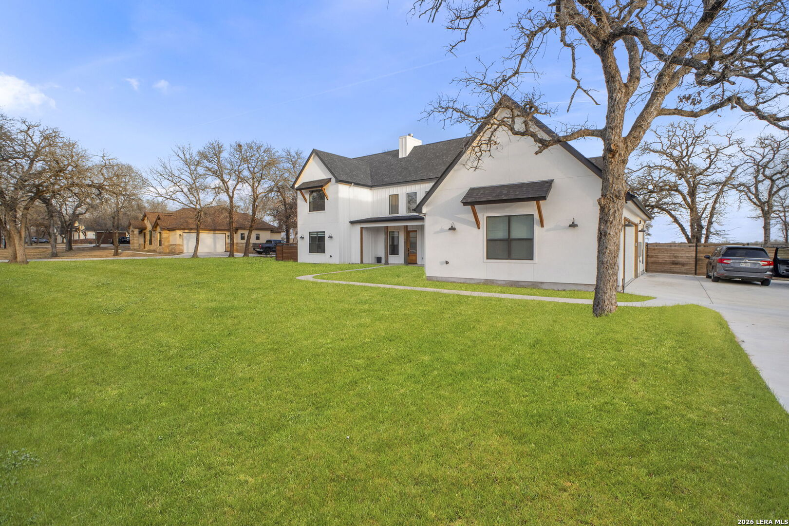 204 OAK FIELDS DR