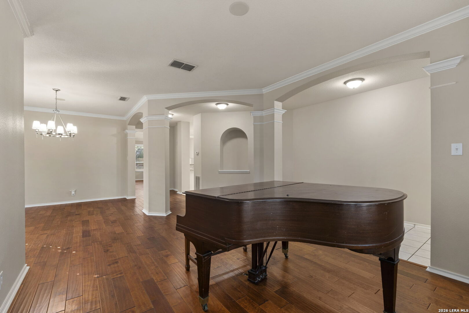 16706 Stones Throw