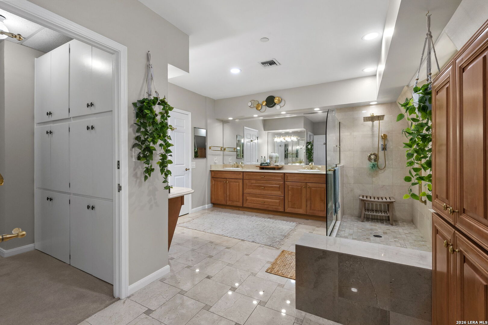 1 TOWERS PARK LN Unit: 2304