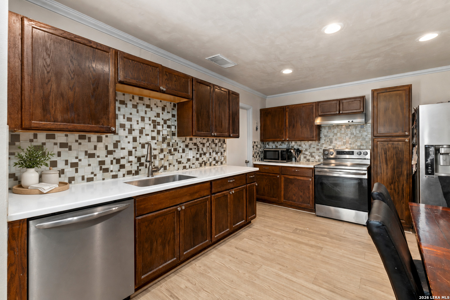 6862 FLAMING RIDGE DR