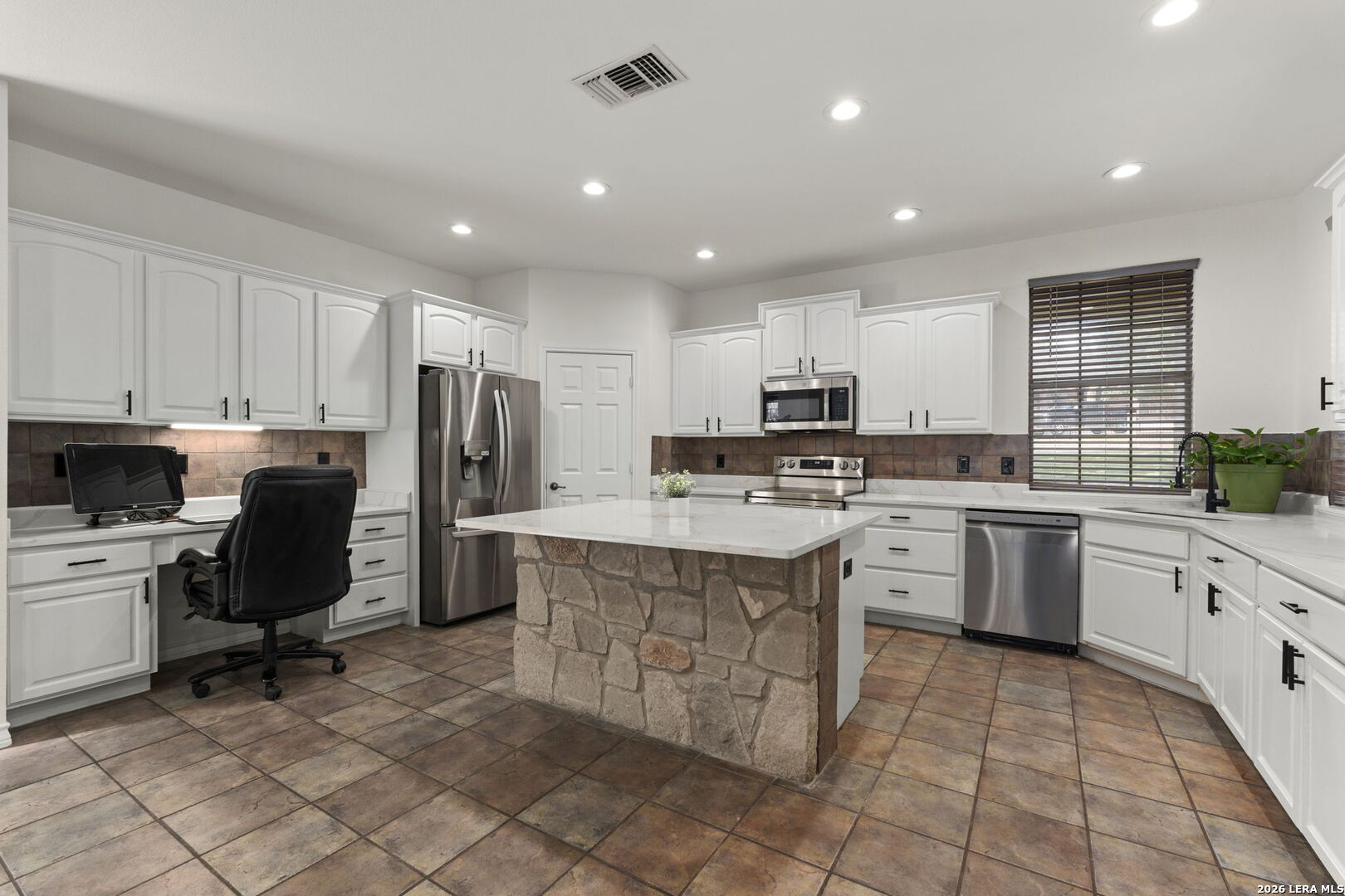 25822 HARMONY HOLW