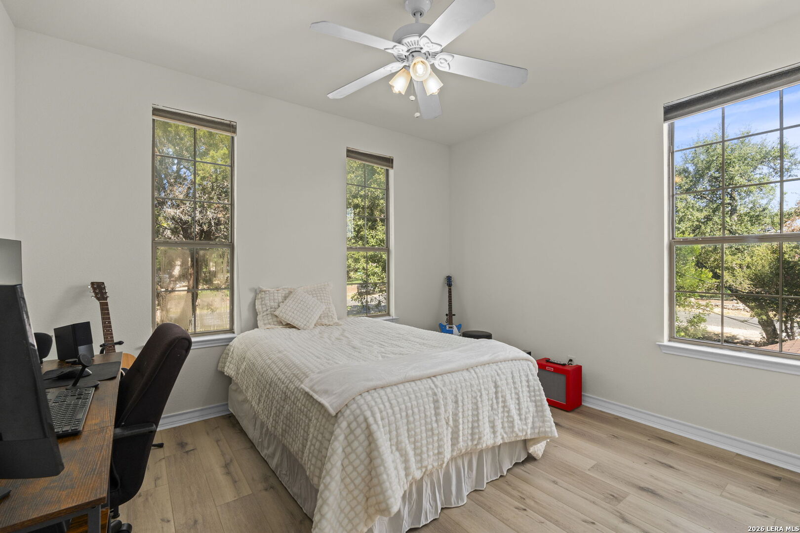 25822 HARMONY HOLW