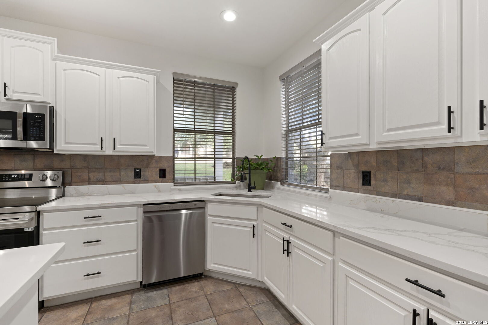 25822 HARMONY HOLW