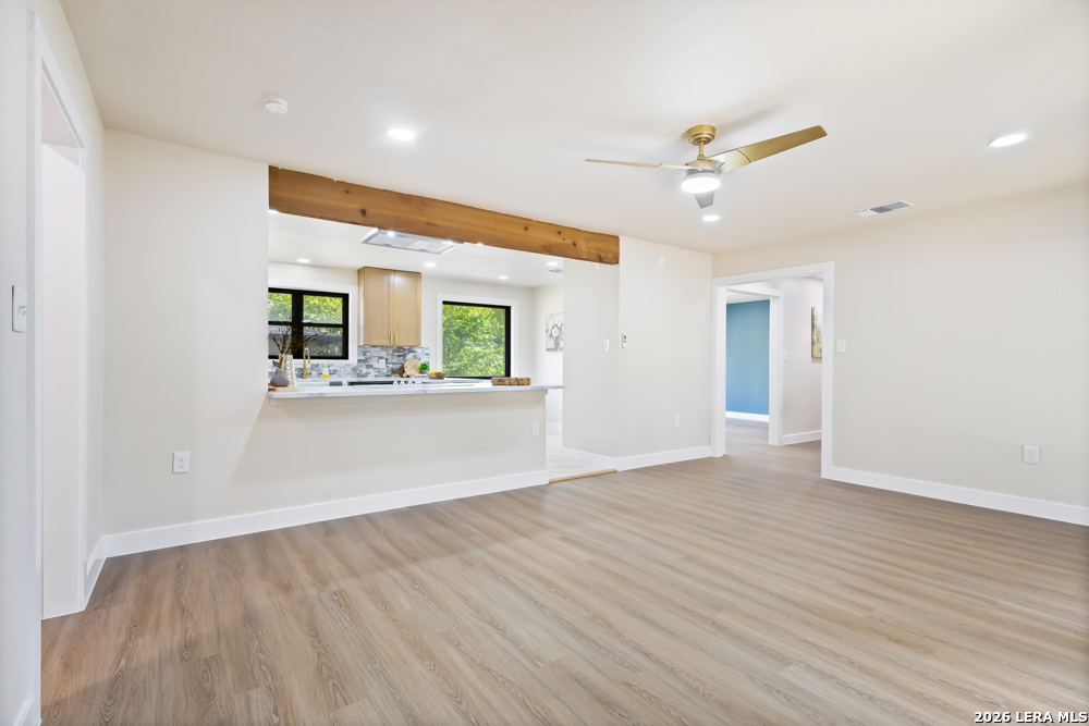 2519 W Kings Hwy