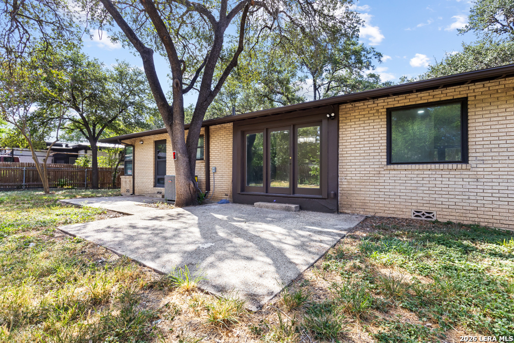 2519 W Kings Hwy