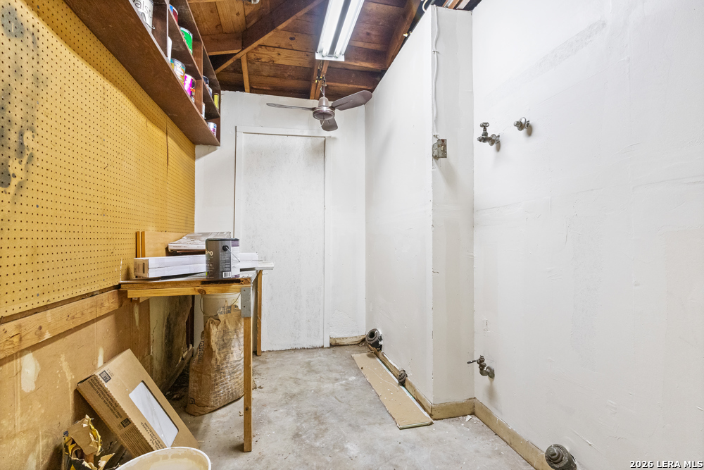 2519 W Kings Hwy