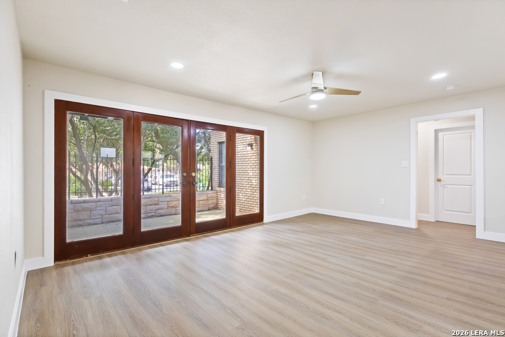 2519 W Kings Hwy