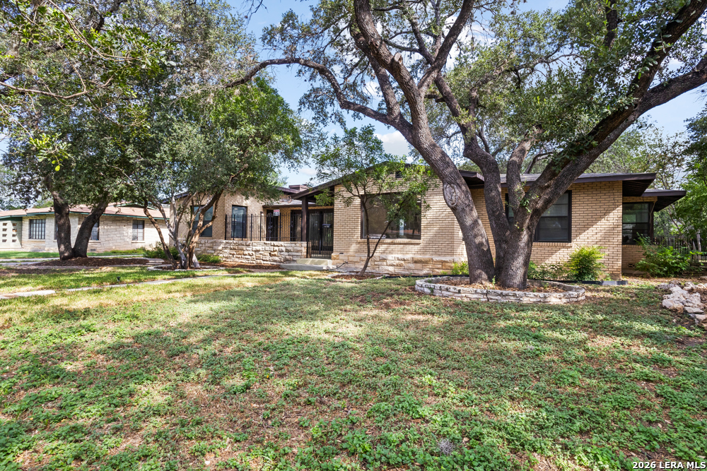2519 W Kings Hwy