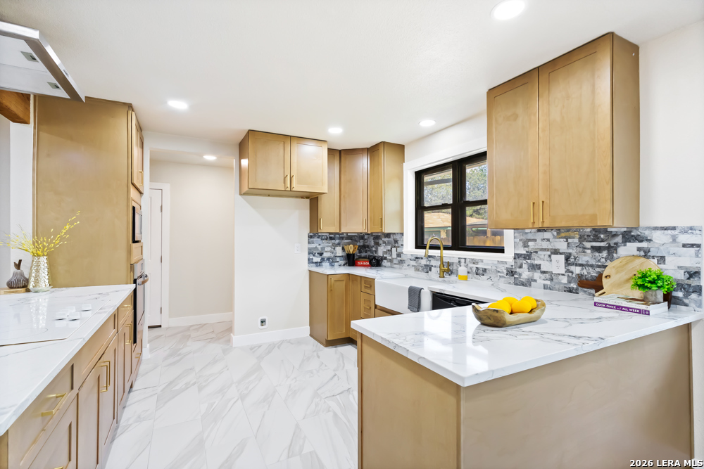 2519 W Kings Hwy
