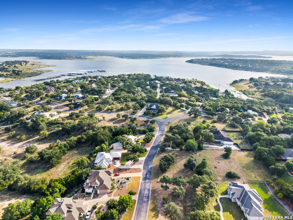 1104 KINGS COVE DR