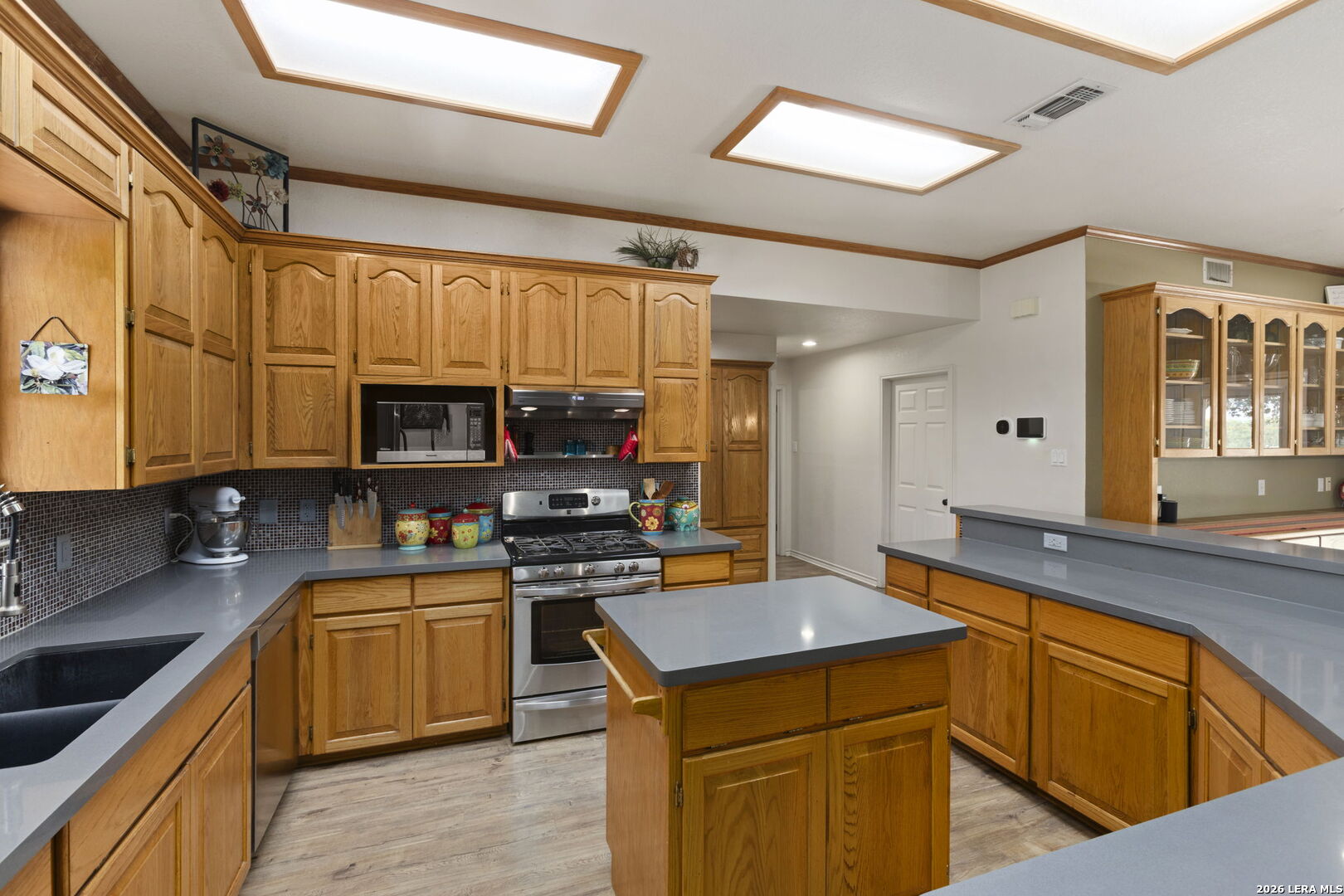 172 MEADOW LAKE DR