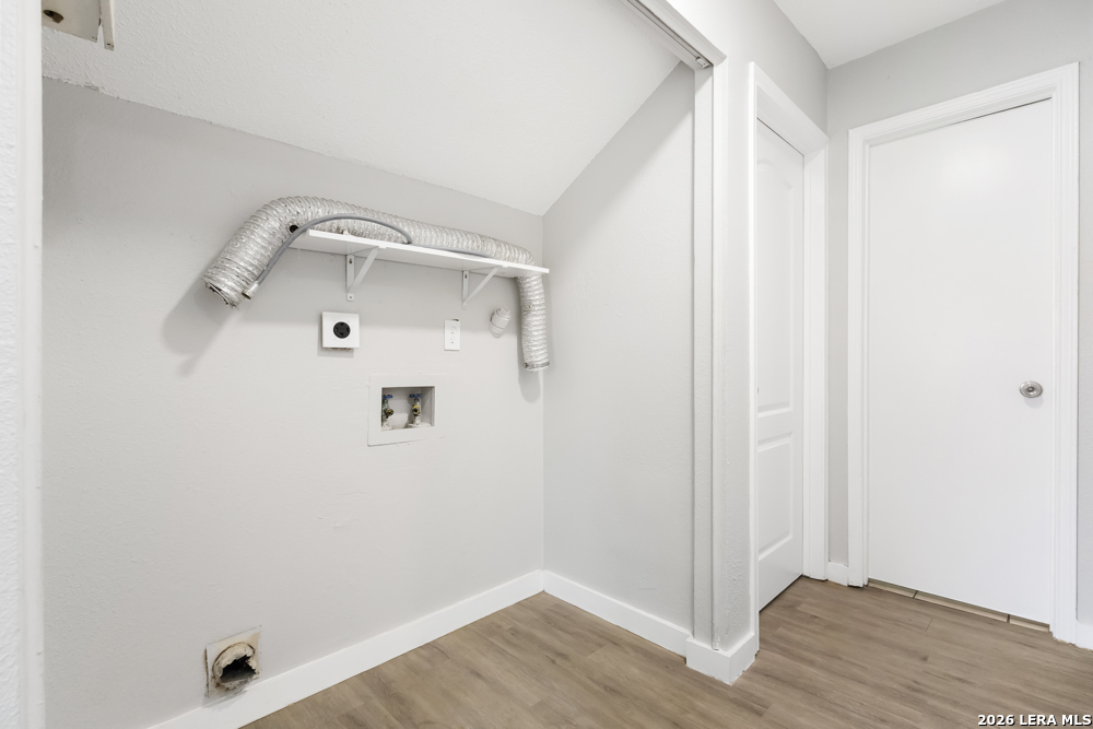6710 WINDSOR HOLW