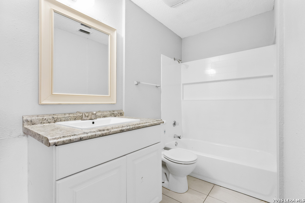 6710 WINDSOR HOLW