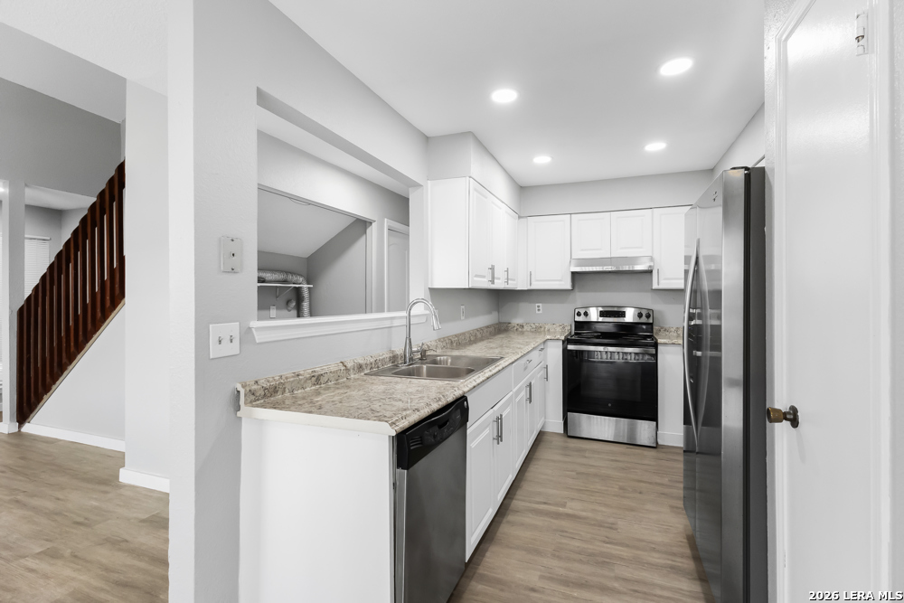 6710 WINDSOR HOLW