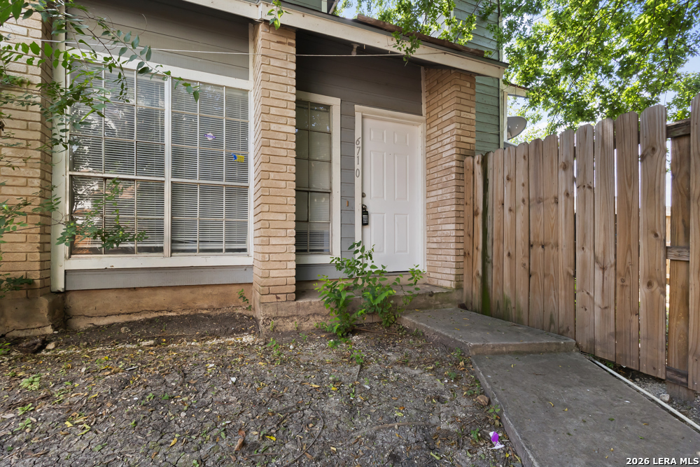 6710 WINDSOR HOLW
